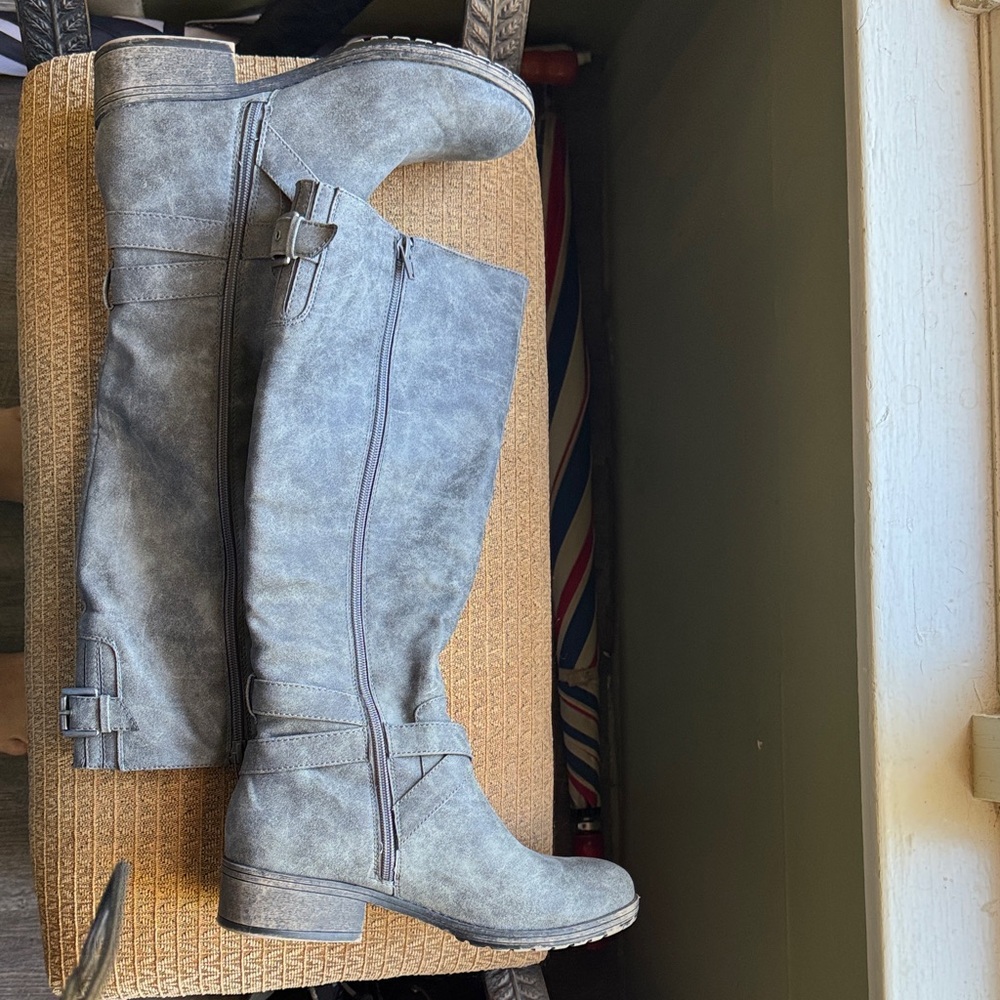 Women's Gray Knee-High Boots